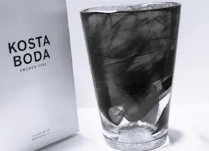 Kosta Boda - Mine Vaas - Ulrika Hydman Vallien kopen? Bied vanaf 20!