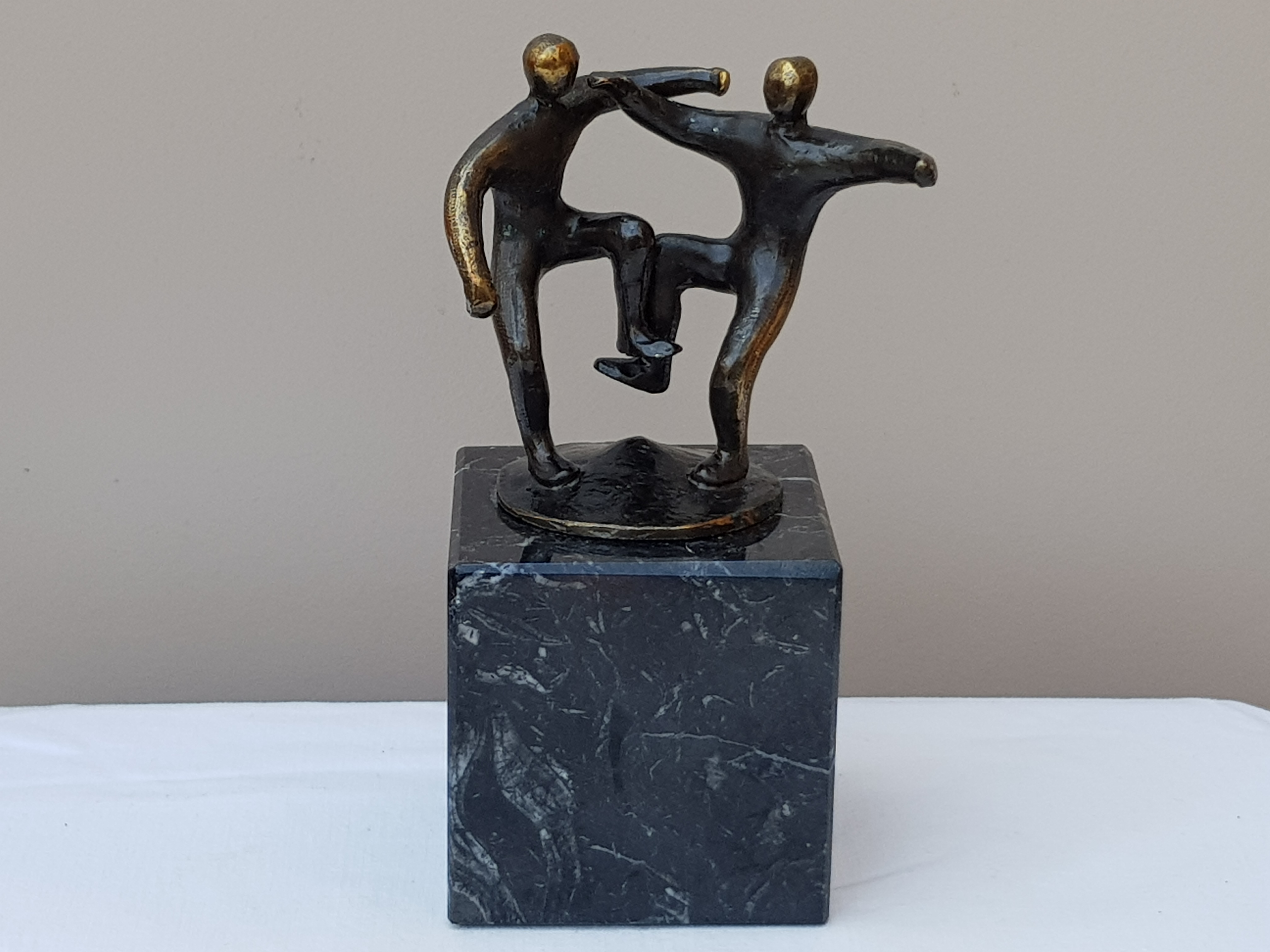 Corry Ammerlaan - Lot van 3 Sculpturen - Gesigneerd kopen? Bied vanaf 75!