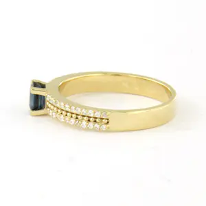 18k gouden ring met saffier en briljant geslepen diamant tot. 0.18ct kopen? Bied vanaf 660!