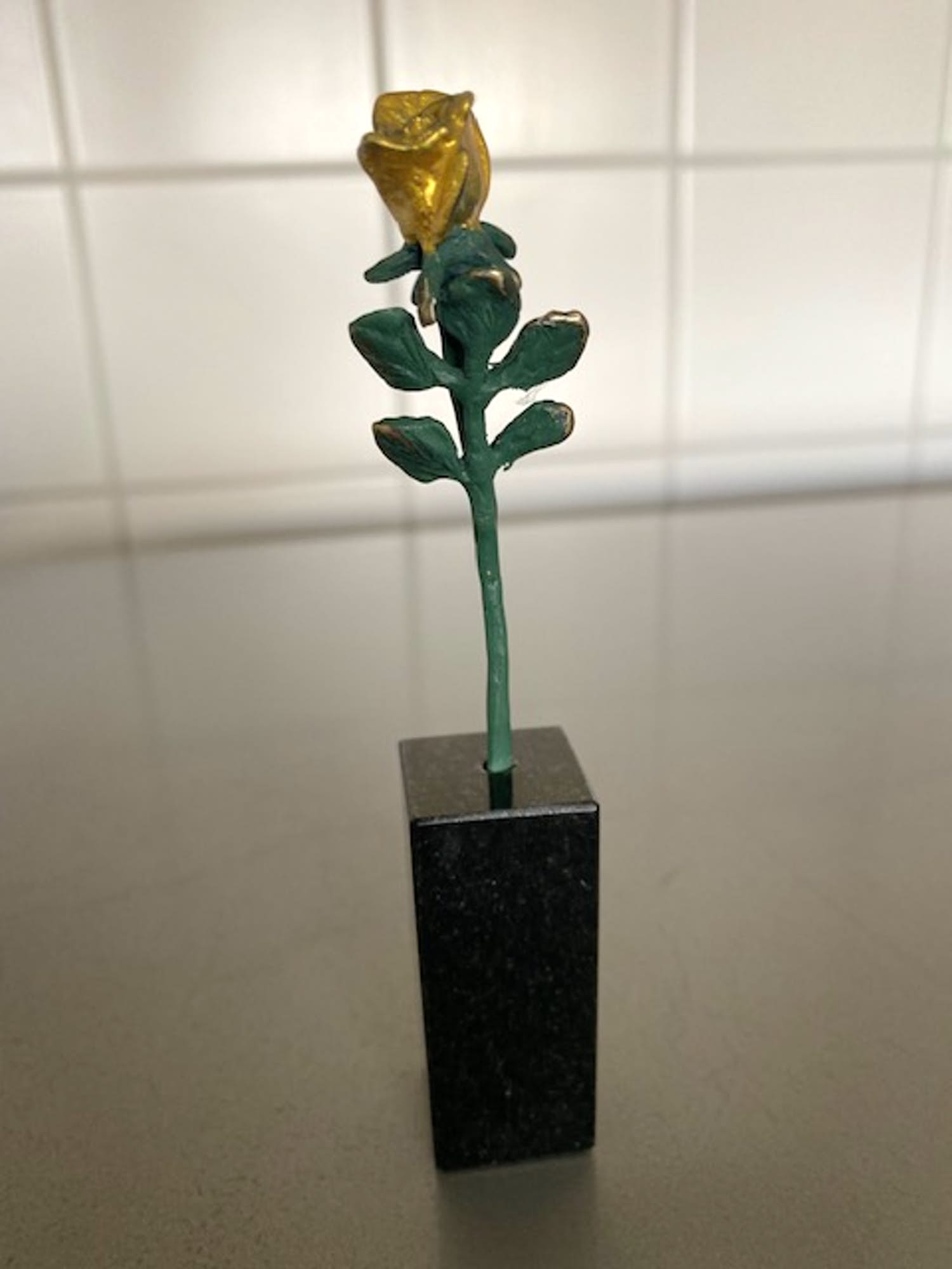 Niet of onleesbaar gesigneerd - Bloem kopen? Bied vanaf 1!