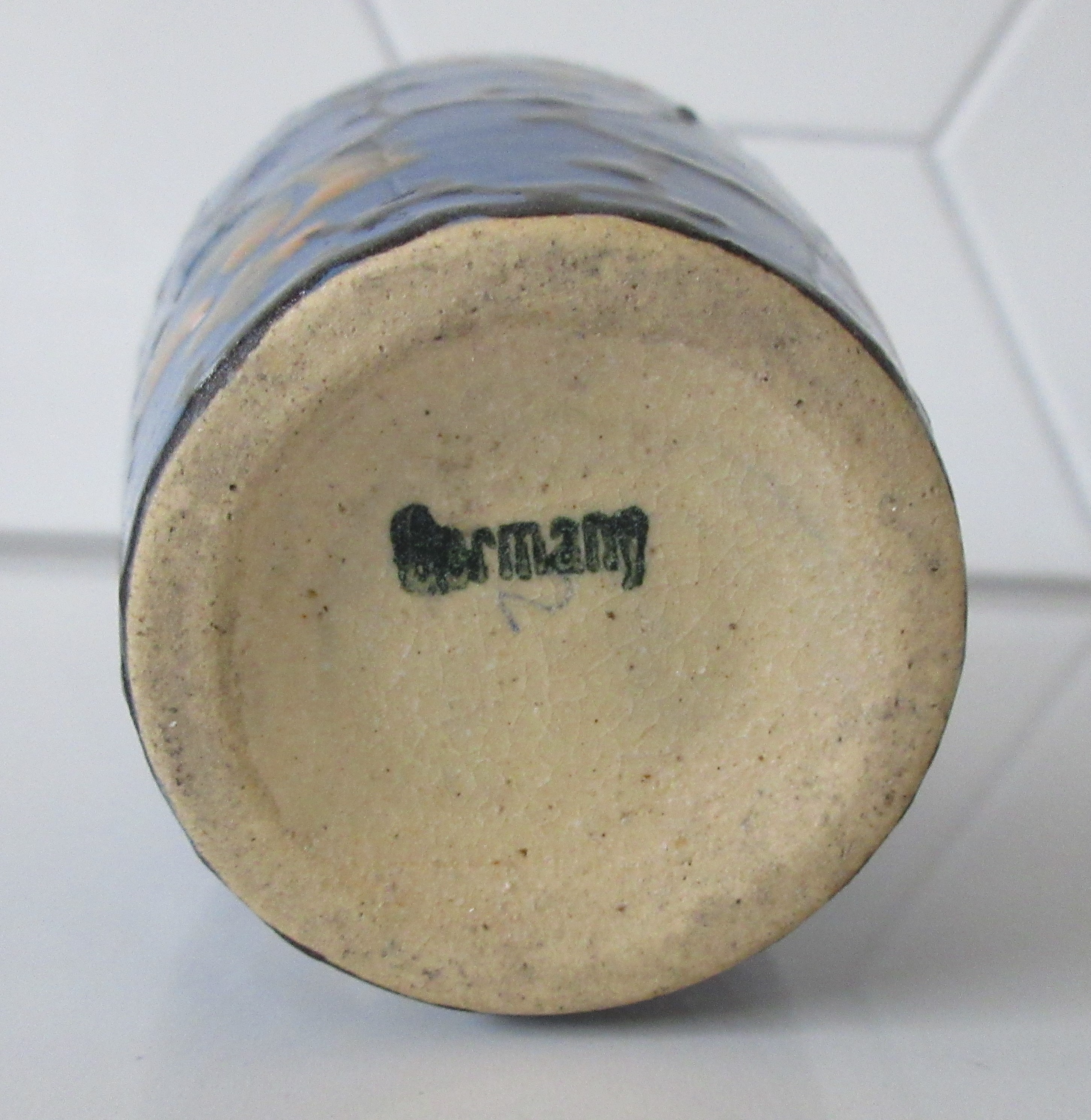 Niet of onleesbaar gesigneerd - Jugendstil Max Laueger stijl Duits hand beschilderd aardewerk vaasje kopen? Bied vanaf 1!