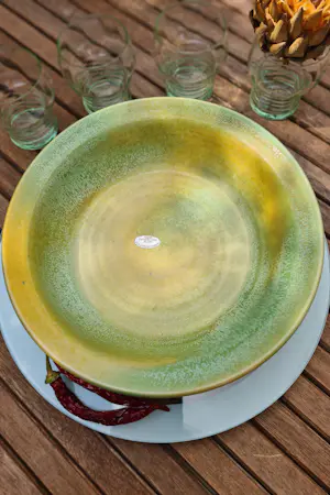 Adrie Moerings - - COLLECTABLE - Hand gedraaide aardewerken schaal en hand gesigneerd. kopen? Bied vanaf 25!