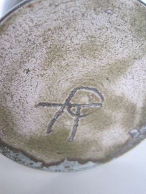Niet of onleesbaar gesigneerd - Kelkglas of beker van keramiek kopen? Bied vanaf 1!