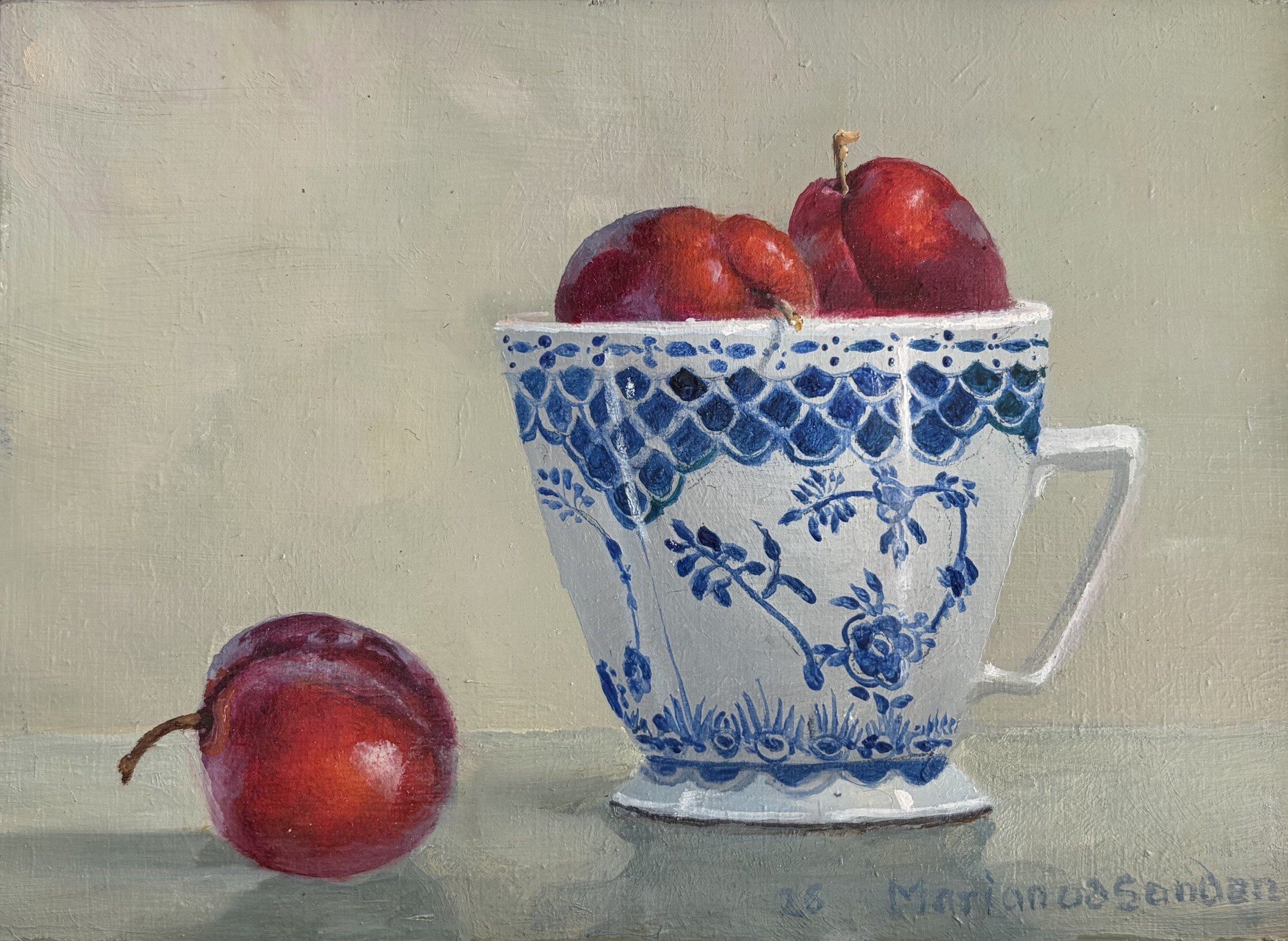 Buy Marian van der Sanden - Stilleven met Chinese beker en pruimen? Bid from 275!