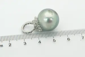 96 - Casual Chique 18 karaat wit gouden hanger GELLNER met diamant kopen? Bied vanaf 750!