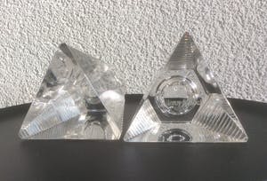 Villeroy & Boch - TWEE ZESKANTIGE KRISTALLEN KANDELAAR S “PRISMA” kopen? Bied vanaf 35!