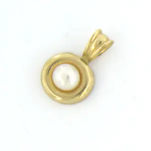 14k geel gouden hanger bezet met parel - 0.2 gram - afm 1.2 cm x 7.5 mm kopen? Bied vanaf 35!
