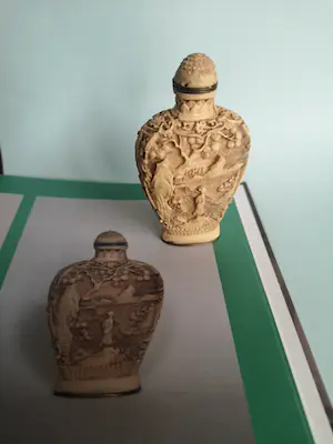 Niet of onleesbaar gesigneerd - Chinees Snuifflesje handgesneden kopen? Bied vanaf 1!