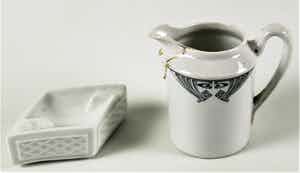 Niet of onleesbaar gesigneerd - Art Deco kannetje en asbak verkocht voor € 1!