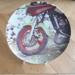 Robert Rauschenberg - Porseleinen bord (uitgave Guggenheim NY)- Z.T. - 1980 - Diameter 26 cm kopen? Bied vanaf 50!