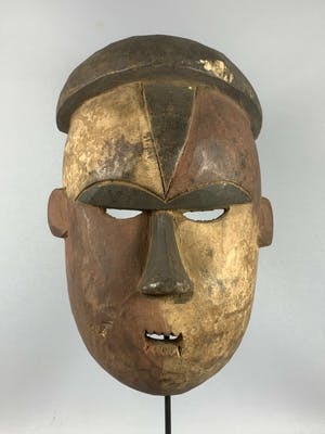 Dogon - 200379 - Old Tribal used African mask from the Salampasu - Congo. kopen? Bied vanaf 45!