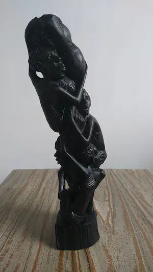 Niet of onleesbaar gesigneerd - Ebbenhouten Afrikaanse levensboom kopen? Bied vanaf 1!