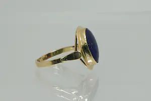 85-  Klassiek model 18krt gouden ring met ovalen lapis lazuli edelsteen kopen? Bied vanaf 100!