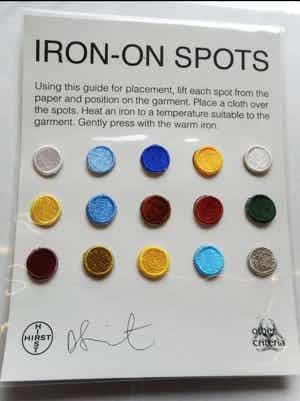 Damien Hirst - Iron-On Spots verkocht voor € 60!