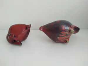 Niet of onleesbaar gesigneerd - Fantasiekippen, unieke sculpturen, keramiek kopen? Bied vanaf 1!