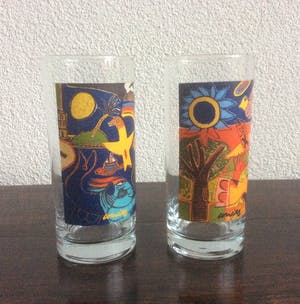 Corneille - Twee zeldzame glazen, twee kopjes kopen? Bied vanaf 17!