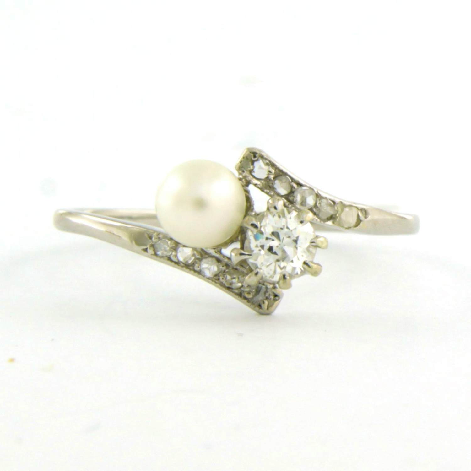 Platina slagring met parel, old mine cut en roos geslepen diamanten tot. 0.20ct verkocht voor € 180!