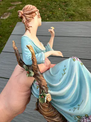 Real Fabbrica Capodimonte - Zittende Dame kopen? Bied vanaf 150!