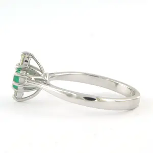 18k witgouden ring met smaragd en diamant 0.10 ct - rm 17.5 kopen? Bied vanaf 230!