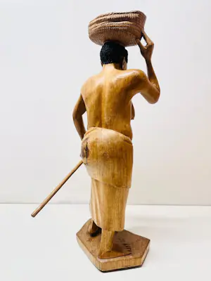 AcheterOnbekend - Afrikaanse houten vrouwensculpturen van Ngimbi Tatu? Enchérissez de 80!