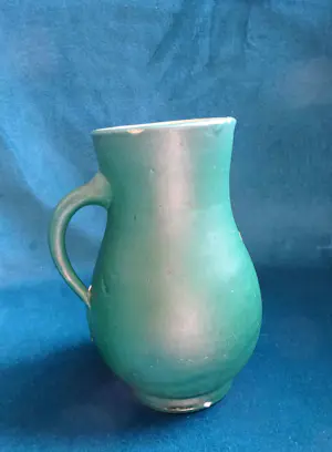 Klaas Mobach sr. - Unieke Collectie Medaillon aardewerk: 1x jardinaire - 3x oorkannen kopen? Bied vanaf 175!