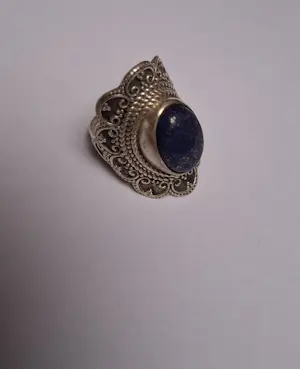Buy nieuwe Handgemaakte  zilveren ring met blauwe lapis lazuli? Bid from 50!