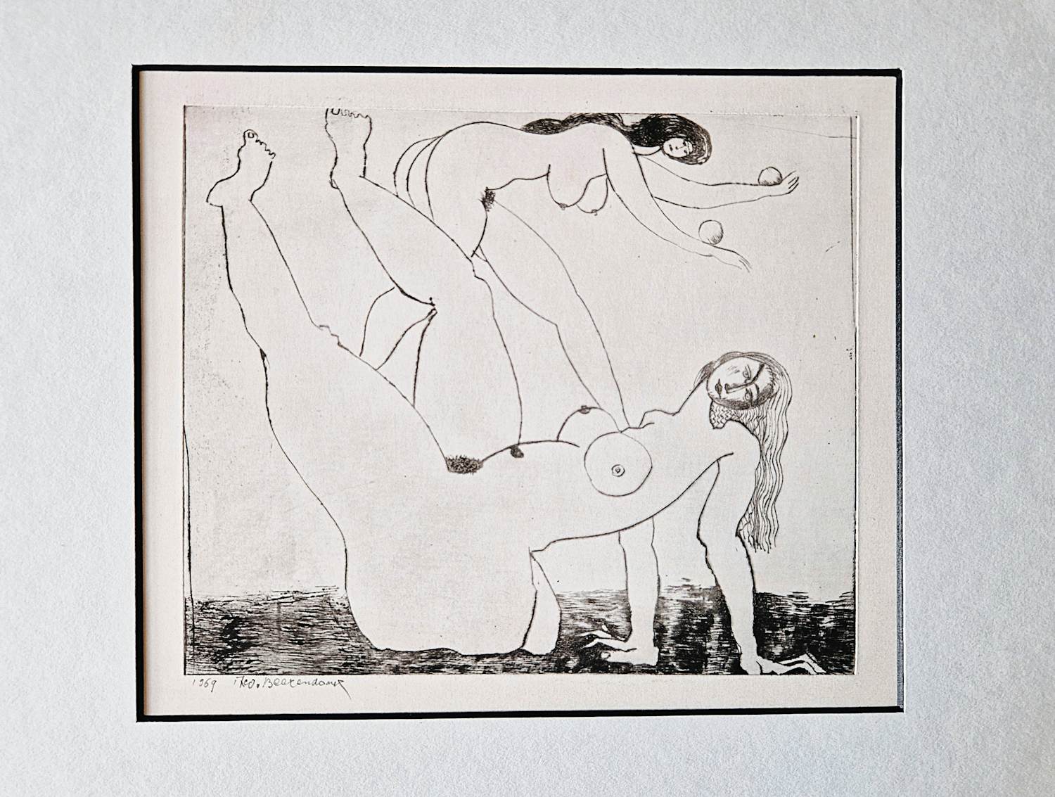 Theo Beerendonk - 1969 - erotische potlood tekening "vrouwen met ballen" gesigneerd verkocht voor € 67!