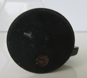 Niet of onleesbaar gesigneerd - Miniatuur bronzen buste Afrikaanse vrouw in Hagenauer stijl - ges. Gaag kopen? Bied vanaf 1!