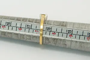 29- Antieke 18krt gouden solitair ring met 0.65ct oud slijpsel (O/si1) diamant kopen? Bied vanaf 370!