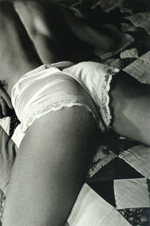 Jean-Loup Sieff - Foto , La petite culotte , ingelijst - 1981 verkocht voor € 725!