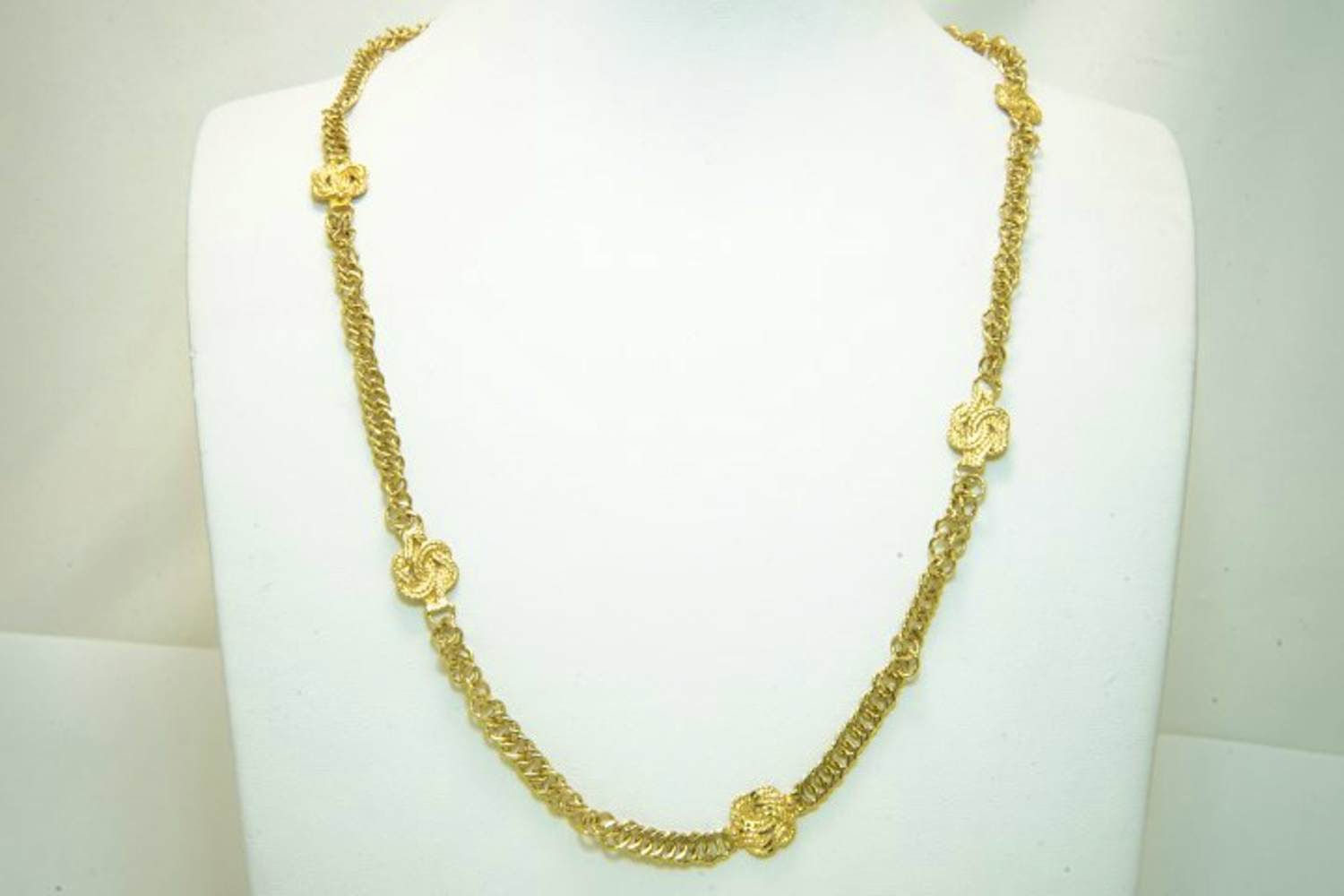 Buy 50 - 18 karaats geelgouden mattenklopper collier met tarate schakels? Bid from 2200!