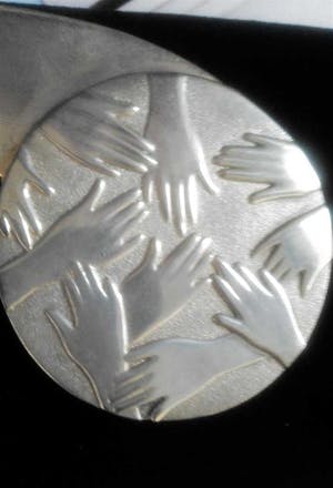 Frans Steginga - De helpende hand penning/briefopener kopen? Bied vanaf 29!