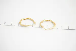 160 - 1 Paar grote 18 karaats gouden gedraaide "Kabeltouw" oorringen kopen? Bied vanaf 125!