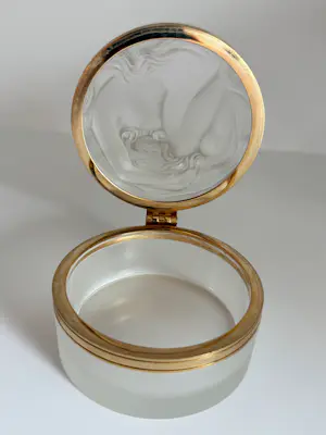 Rene Lalique - Poederdoos Daphne kopen? Bied vanaf 35!