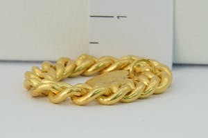 2535 - mooie 22 karaats geel-gouden schakelring met harthangertje - gekeurd kopen? Bied vanaf 370!