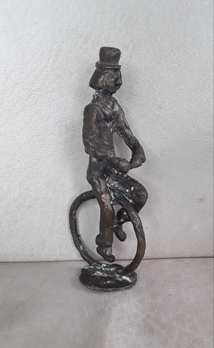 Siem Wardenaar - Bronzen beeld van een clown op eenwieler. kopen? Bied vanaf 45!