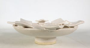 Carla van Ouwenaller - Aardewerk, Lot van drie wit geglazuurde schalen kopen? Bied vanaf 35!