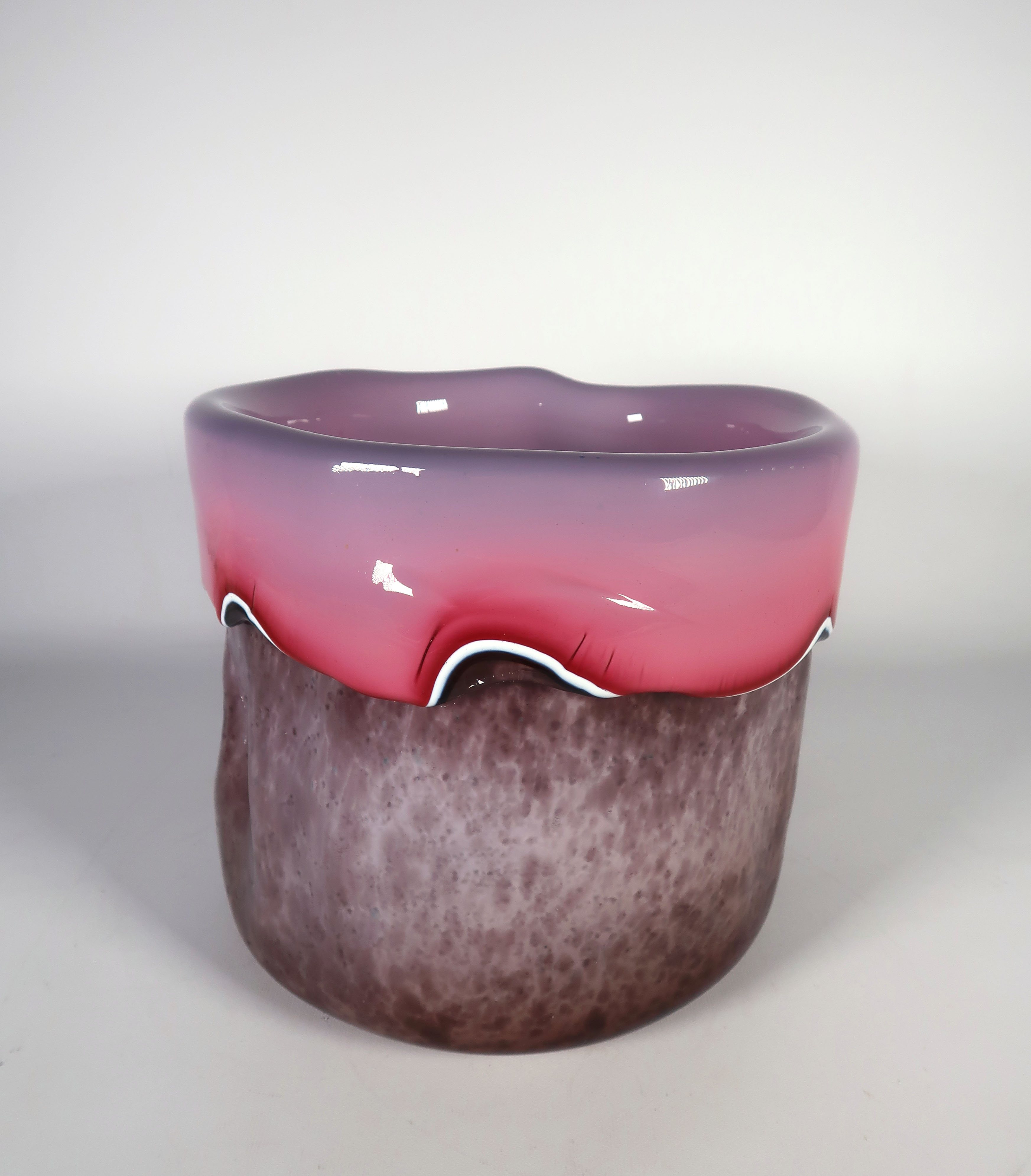 Bernard Heesen - Glas, unica paarse en roze vaas verkocht voor € 1!