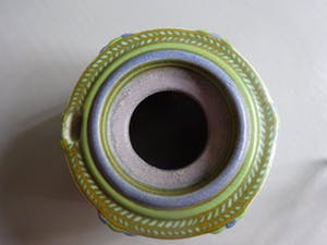 Plateelbakkerij Zuid-Holland - Inktpotje Boudoir- gekleurde ribben- pasteltinten kopen? Bied vanaf 15!