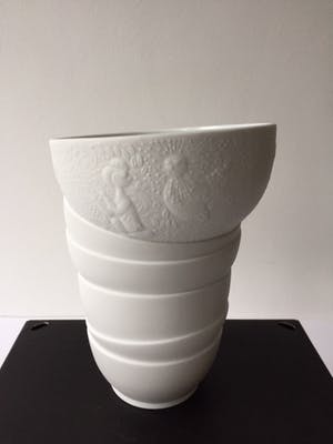 Pieke Bergmans - Reunion vaas biscuit (mat) porselein h 21,5 cm voor Rosenthal kopen? Bied vanaf 159!