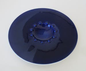 Frans Ottink - Biscuit porseleinen schaaltje of waxinelichthouder met diepblauw glazuur kopen? Bied vanaf 1!