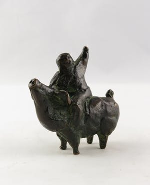 Maja van Hall - Brons, Varken met het kind / Monumentje voor het sparende kind kopen? Bied vanaf 100!