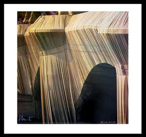 Christo - Project "Pont Neuf wrapped " 1985 -handgesigneerd met witte waskrijt ( zelden ) verkocht voor € 1!