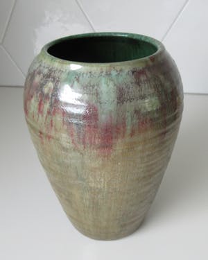 Aardewerkfabriek De Rijn N.V. - Art nouveau met prachtig stroomglazuur kopen? Bied vanaf 28!