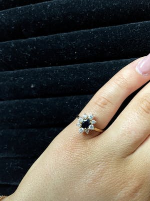 18kt gouden saffier ring   met simulanten diamantmaat 52/16,50, 2,84 gr kopen? Bied vanaf 120!