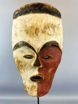 Teke - 210864 - Old Tribal used African Teke mask - Congo. verkocht voor € 45!