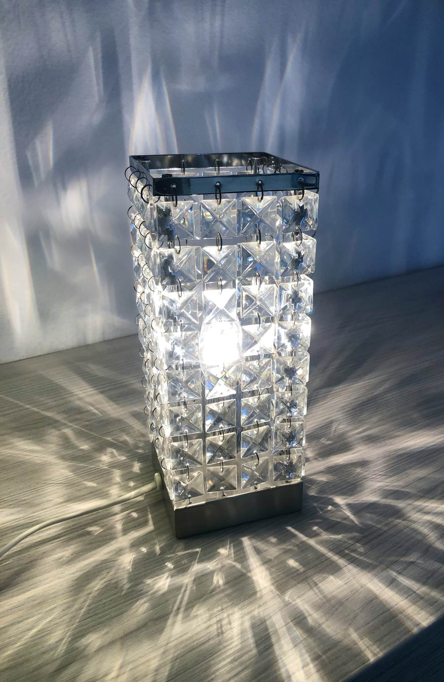 AcheterJan des Bouvrie - Touch Cubic Lamp? Enchérissez de 40!