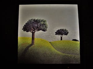 Erna van Mondfrans - Fraai verstild realistisch olieverf "Parasolbomem in Landschap" gesigneerd kopen? Bied vanaf 80!