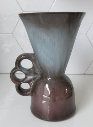 Aardewerkfabriek Katwijk en Klinkenberg Zeist - Art deco Oorvaas met stroomglazuur kopen? Bied vanaf 1!