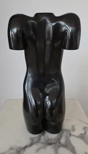 Eja Siepman van den Berg - Torsje, 2021 - Brons - gesigneerd, genummerd en gedateerd -plus boek kopen? Bied vanaf 5200!